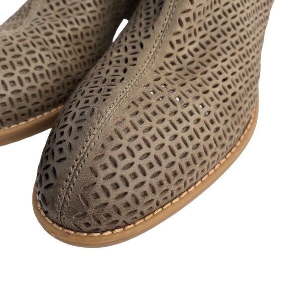 SIZE 8 EUC Comfortiva Cantara Laser Cut Green Taupe Leather Boots Booties - Picture 4 of 11